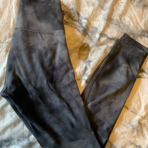 Lululemon Diamond dye wunder trains size 4